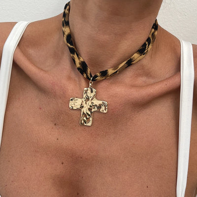 Ingemark Multilayer Velvet Chain Necklace Women 2025 New Fashion Metal Conch Starfish Heart Pendant Neck Jewelry